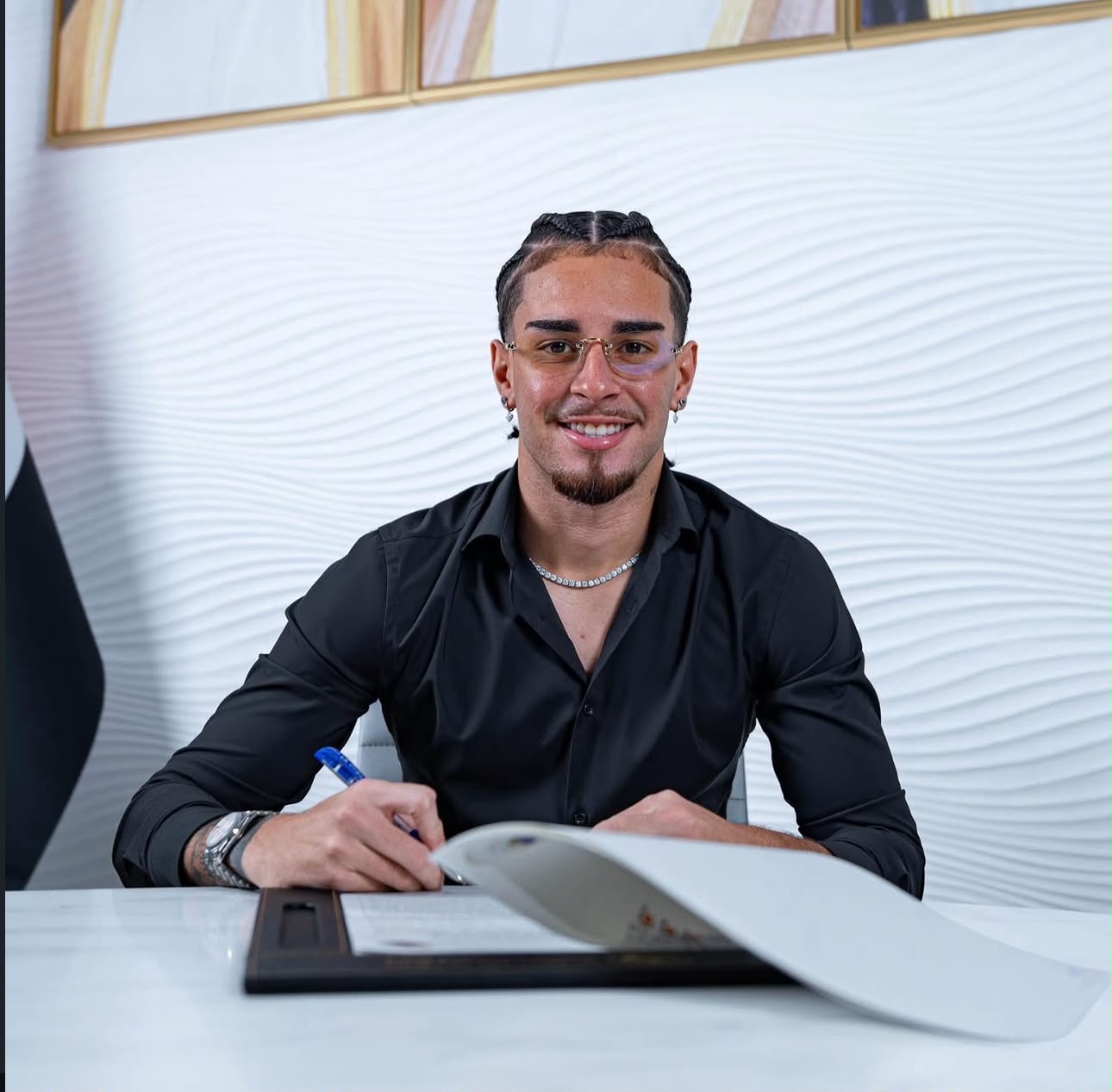 Agner assina contrato com o Sharjah